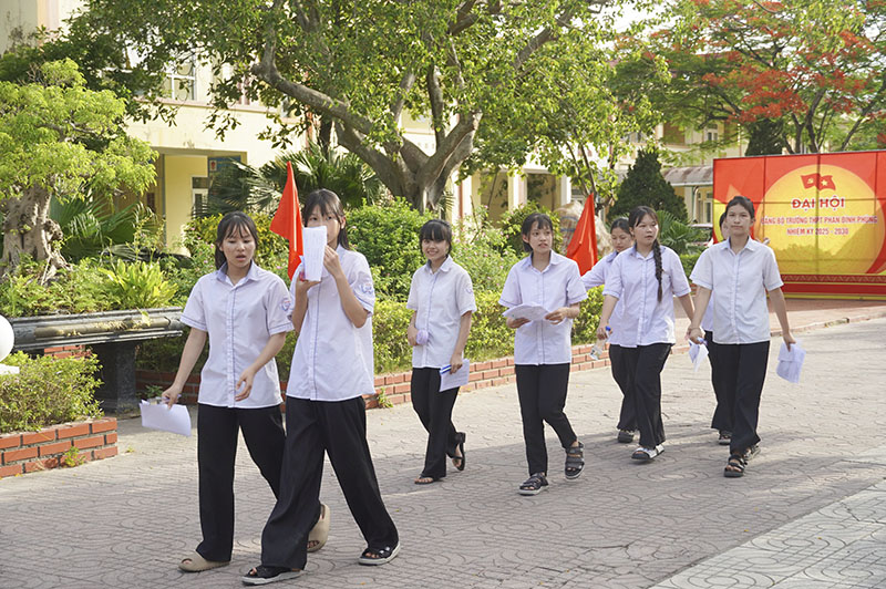 Ngày đầu kỳ thi tuyển sinh vào lớp 10 THPT năm học 2025-2026: An toàn, nghiêm túc
