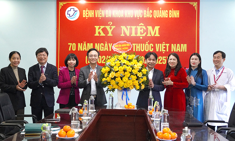Quyết tâm xây dựng bệnh viện phát triển toàn diện