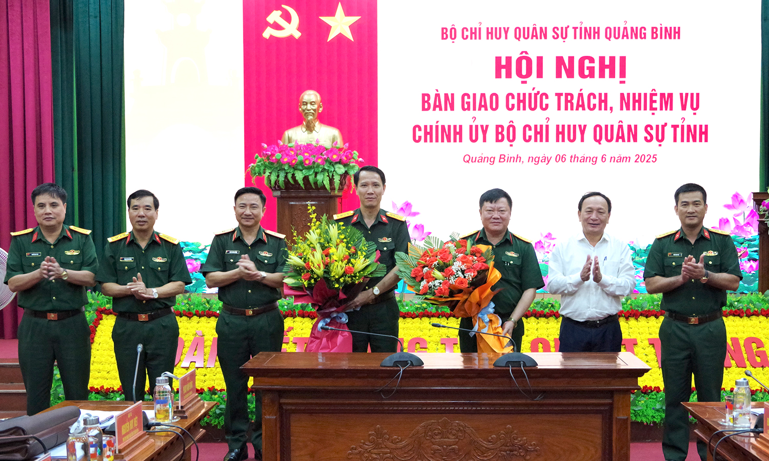 Bàn giao chức trách, nhiệm vụ Chính ủy Bộ Chỉ huy Quân sự tỉnh