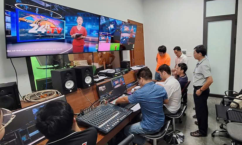 Chuyện nghề giữa mùa lũ kép