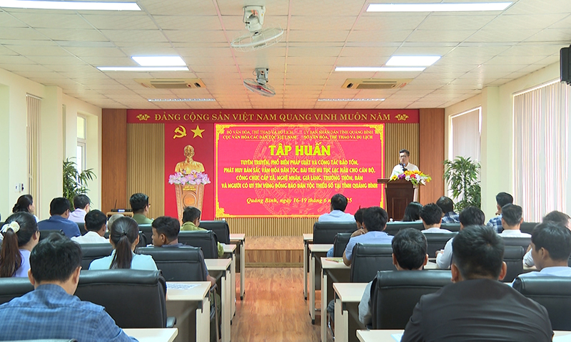 Tuyên truyền, phổ biến pháp luật và bảo tồn bản sắc văn hóa cho đồng bào dân tộc thiểu số