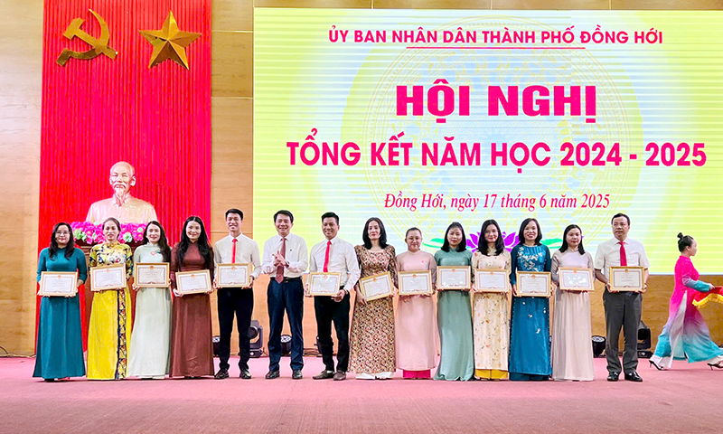 TP. Đồng Hới tổng kết năm học 2024-2025