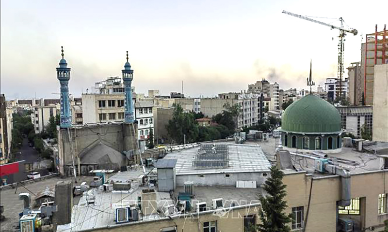 Căng thẳng Israel-Iran: Nhiều quốc gia nhanh chóng sơ tán công dân