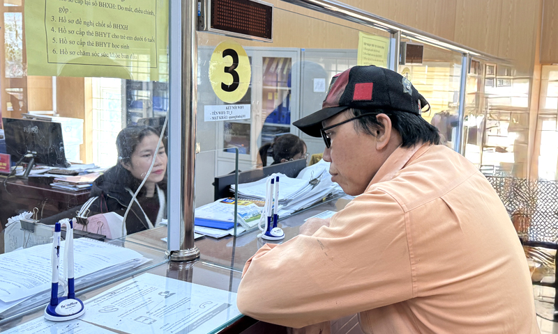 Tiếp tục cắt giảm, đơn giản hóa thủ tục hành chính