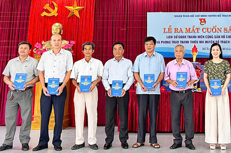 Ra mắt cuốn sách lịch sử Đoàn huyện Bố Trạch