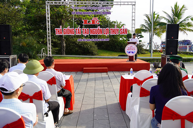 Quang cảnh buổi lễ.