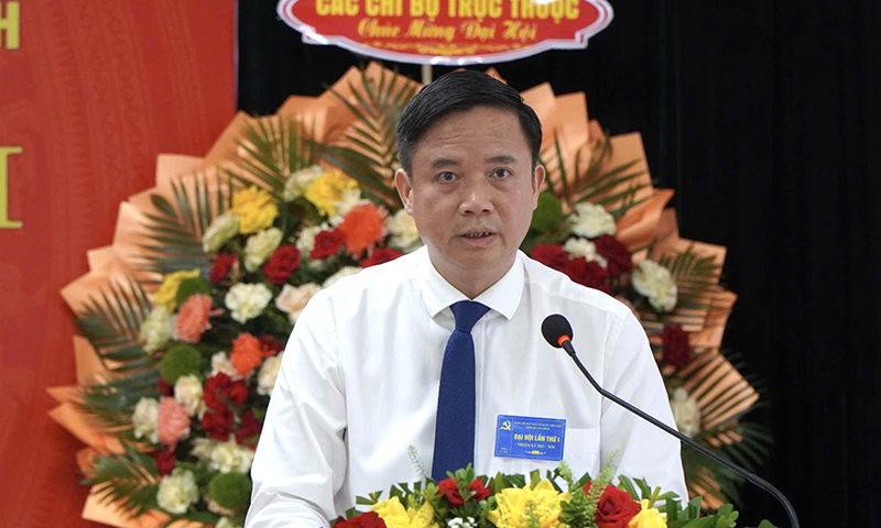 Đồng chí Phó Bí thư Đảng ủy các cơ quan Đảng tỉnh Phạm Tiến Nam phát biểu chỉ đạo tại đại hội.
