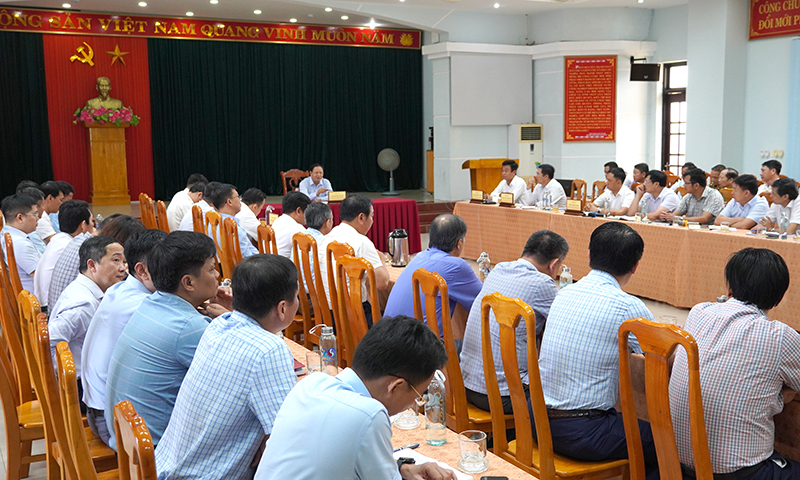 Quang cảnh buổi làm việc.