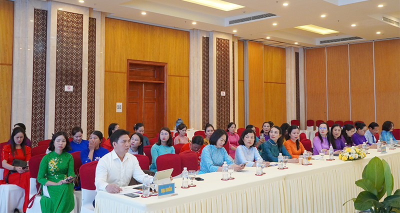 Các đại biểu tham dự hội thảo.