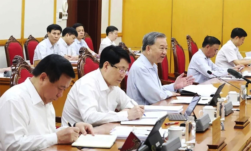 Tổng Bí thư Tô Lâm chủ trì cuộc họp của Bộ Chính trị về sắp xếp tổ chức bộ máy và đơn vị hành chính, ngày 6/6. Ảnh: TTXVN