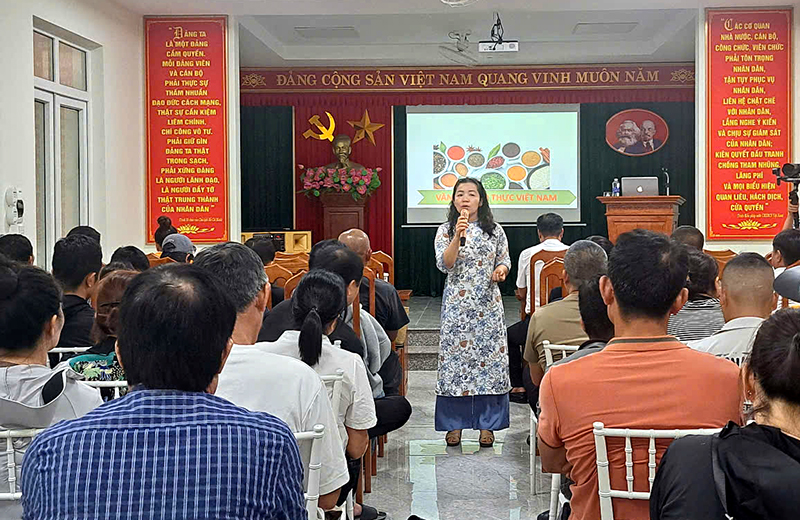 Các chuyên gia cập nhật thông tin mới nhất về tình hình thực tiễn và xu hướng phát triển du lịch trên địa bàn.