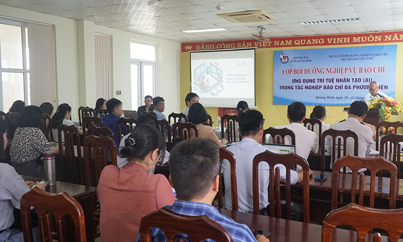 Toàn cảnh buổi tập huấn.