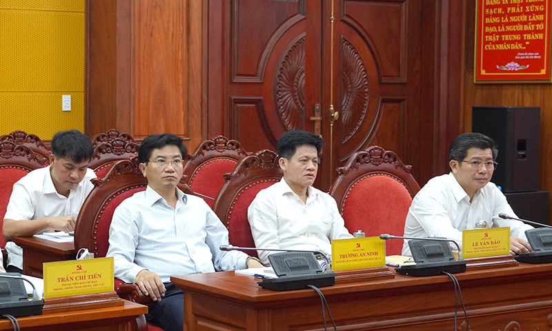 Các đại biểu tham dự hội thảo.