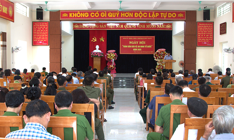 Quang cảnh ngày hội.