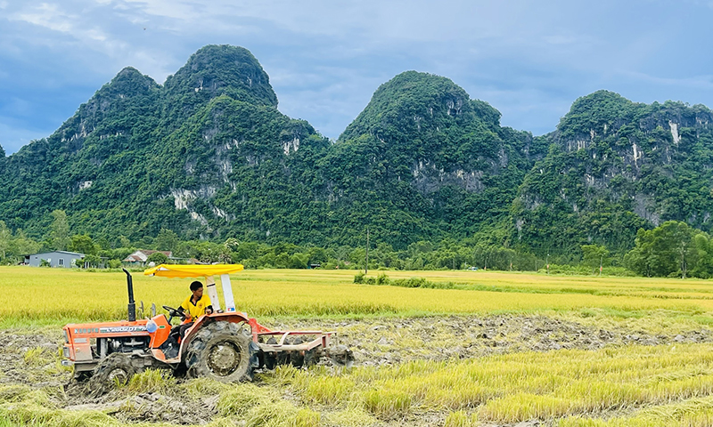 Cơ giới hóa sản xuất góp phần nâng cao năng suất cây trồng trên địa bàn huyện Minh Hóa.