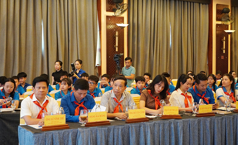 Các đại biểu tham dự hội nghị.