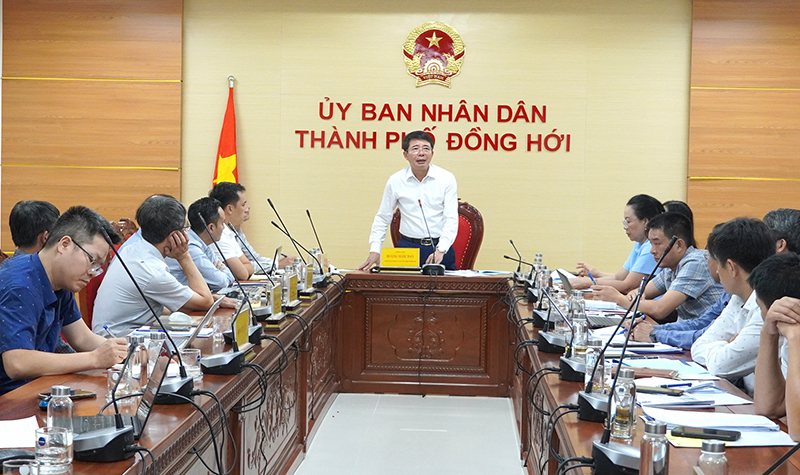 Chủ tịch UBND TP. Đồng Hới Hoàng Ngọc Đan kết luận hội thảo.