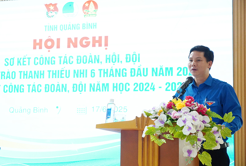 Bí thư Tỉnh đoàn Đặng Đại Bàng phát biểu tại hội nghị.