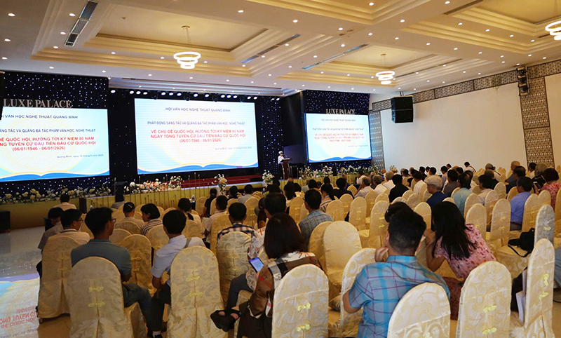 Quang cảnh buổi lễ phát động.