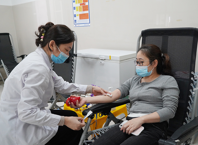 Bệnh viện hữu nghị Việt Nam-Cuba Đồng Hới kêu gọi sự chung tay của các tình nguyện viên tham gia hiến máu.