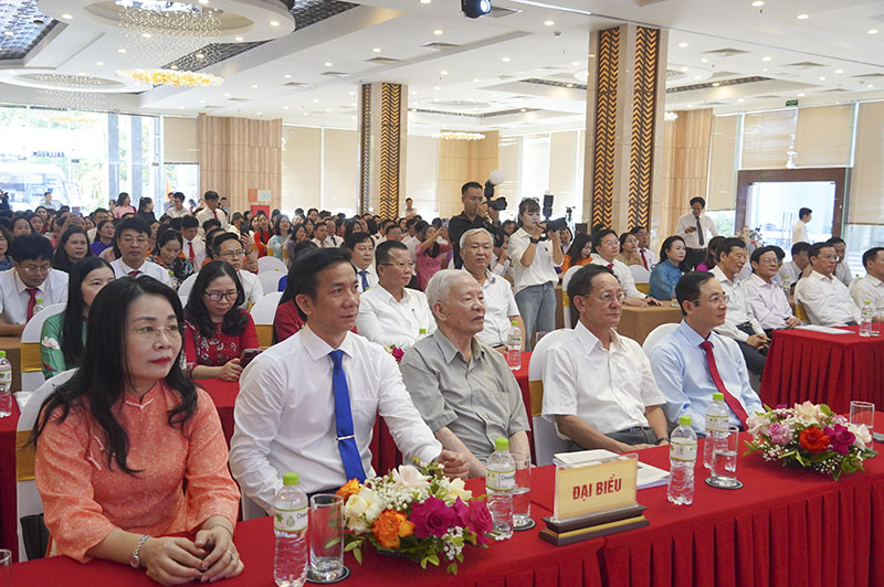 Các đại biểu dự hội nghị