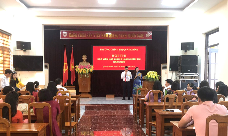 Quang cảnh hội thi.