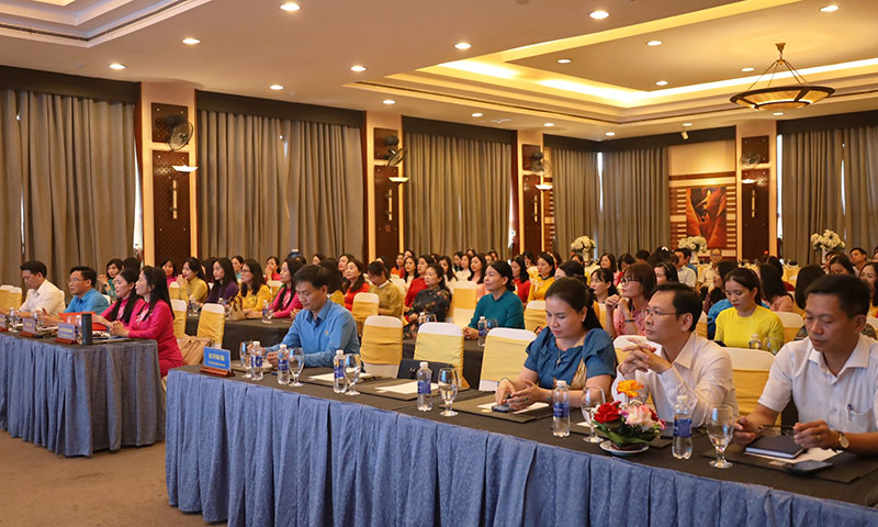 Các đại biểu dự hội nghị.