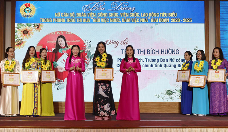  Biểu dương, khen thưởng nữ cán bộ, đoàn viên, công chức, viên chức, lao động tiêu biểu trong phong trào thi đua “Giỏi việc nước, đảm việc nhà”.
