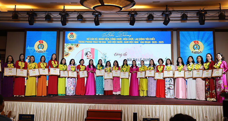  Biểu dương, khen thưởng nữ cán bộ, đoàn viên, công chức, viên chức, lao động tiêu biểu trong phong trào thi đua “Giỏi việc nước, đảm việc nhà”.