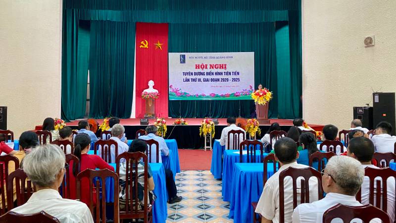 Toàn cảnh hội nghị.