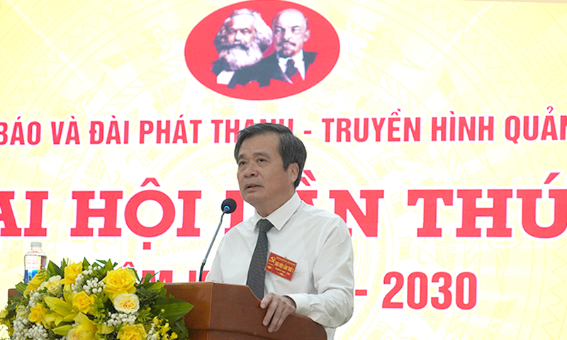 Đồng chí Bí thư Đảng ủy, Tổng Biên tập Báo và Đài PT-TH Quảng Bình Đinh Tùng Lâm phát biểu khai mạc đại hội.