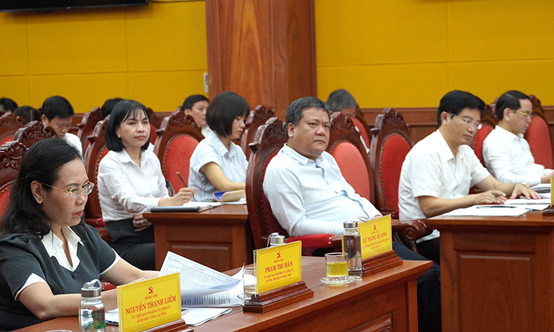 Các đại biểu tham dự hội nghị.
